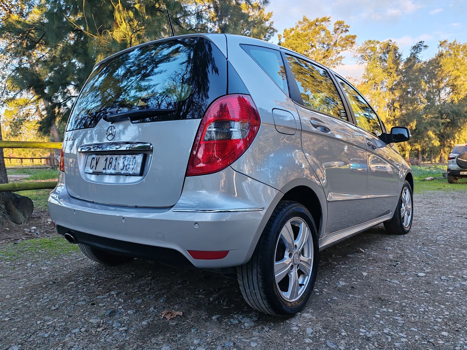 2012 Mercedes Benz  A200 — photo 4